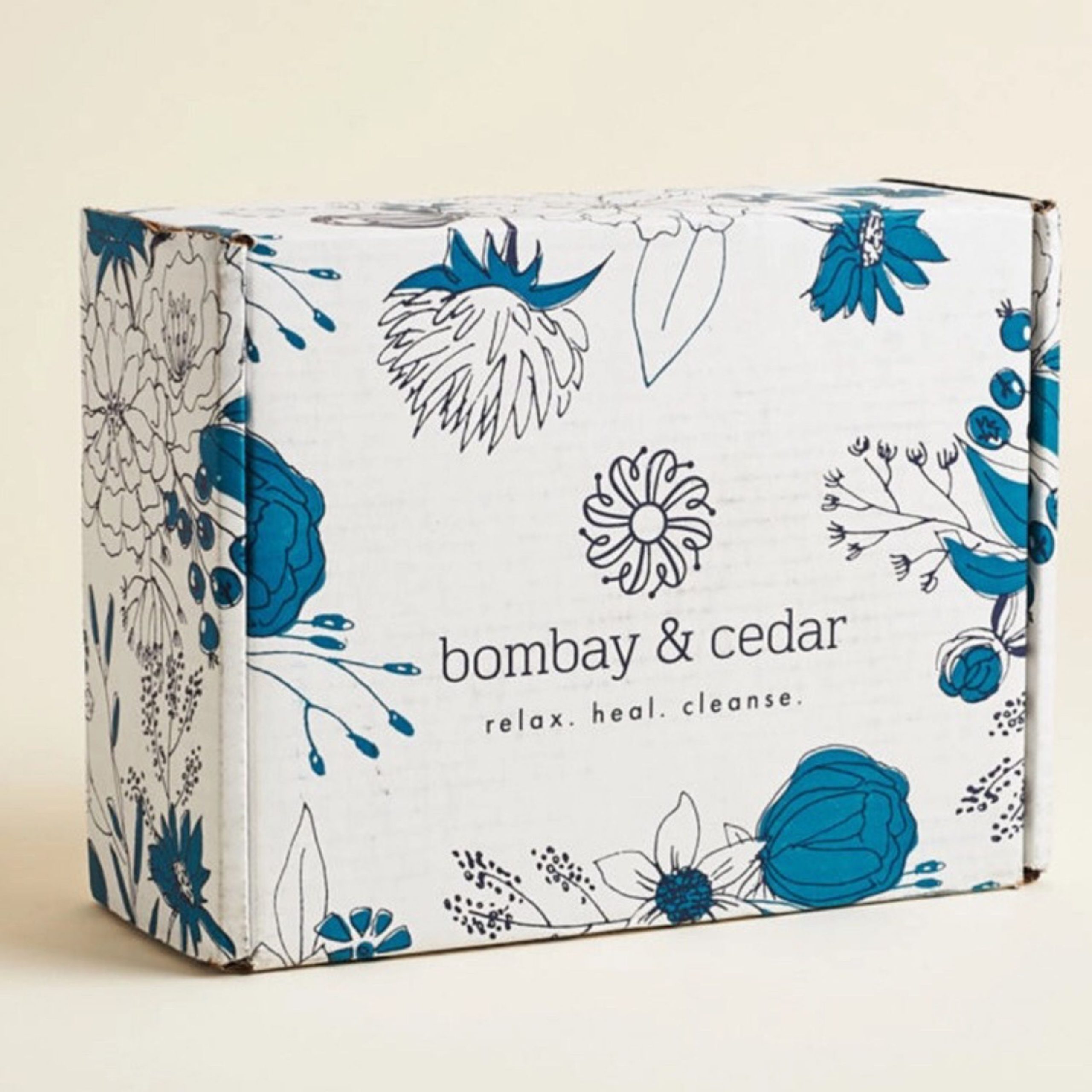 Comprehensive Guide to White Mailer Packaging Boxes - Bespoke Boxes Co UK